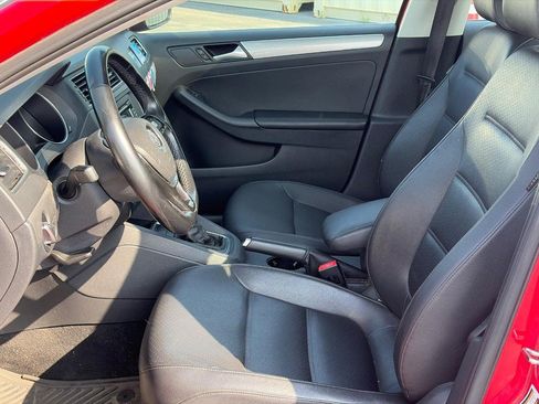 Used 2015 Volkswagen Jetta SE FWD image 4