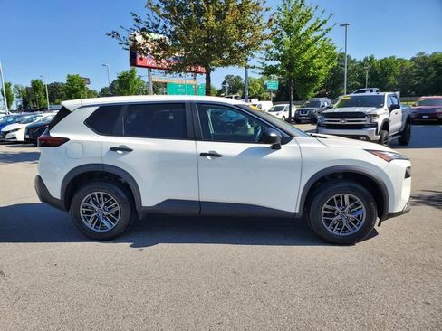 Certified 2023 Nissan Rogue S image 3