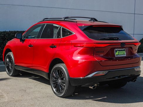 Used 2024 Toyota Venza Nightshade image 8