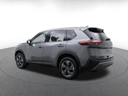 Used 2025 Nissan Rogue SV AWD/4WD image 6
