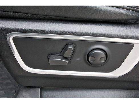 Used 2022 RAM 1500 Laramie w/ Sport Appearance Package image 29