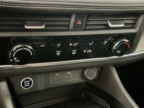 Used 2023 Nissan Rogue S AWD/4WD image 23