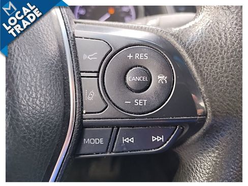 Used 2018 Toyota Camry LE image 19