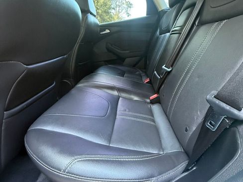 Used 2012 Ford Focus Titanium FWD image 37