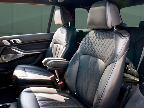 Used 2021 BMW ALPINA XB7 image 19