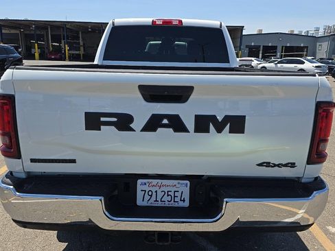 Used 2025 RAM 2500 Big Horn AWD/4WD image 5
