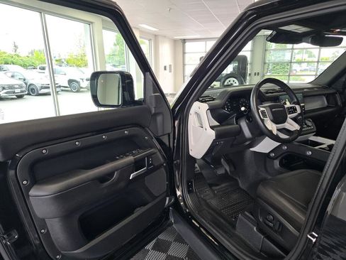 Used 2025 Land Rover Defender 110 S AWD/4WD image 18