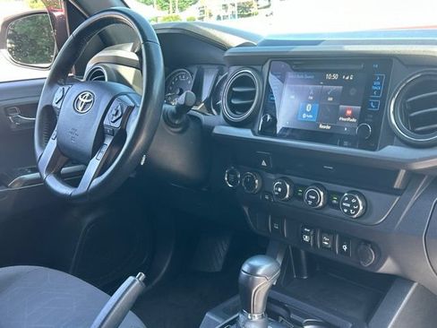 Used 2019 Toyota Tacoma TRD Sport AWD/4WD image 34