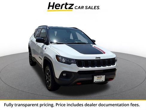 Used 2025 Jeep Compass Trailhawk AWD/4WD image 1