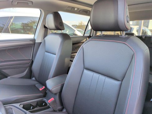 Used 2024 Volkswagen Tiguan Wolfsburg Edition w/ Panoramic Sunroof Package image 24