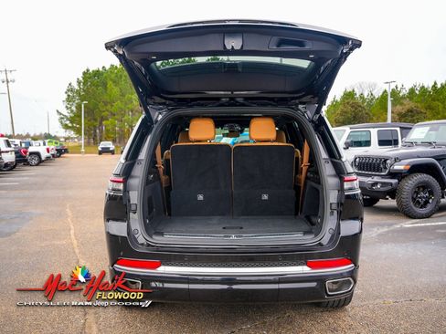 Used 2025 Jeep Grand Cherokee L Summit w/ Advanced Protech Group IV image 8