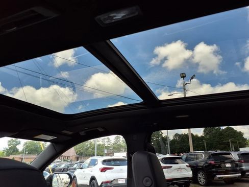 New 2025 Buick Enclave Avenir image 16