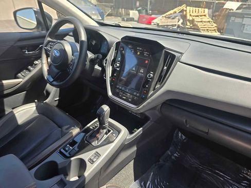 Used 2024 Subaru Crosstrek 2.5i Limited w/ Crosstrek Mirror Package AWD/4WD image 11