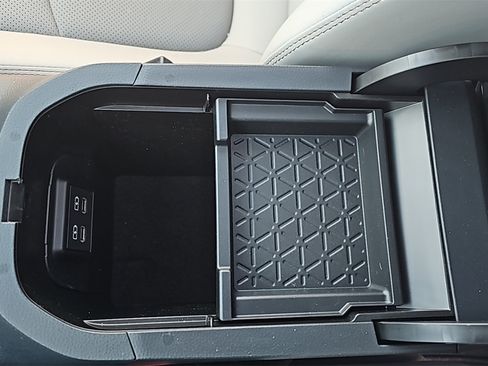 Used 2025 Toyota RAV4 Limited image 20