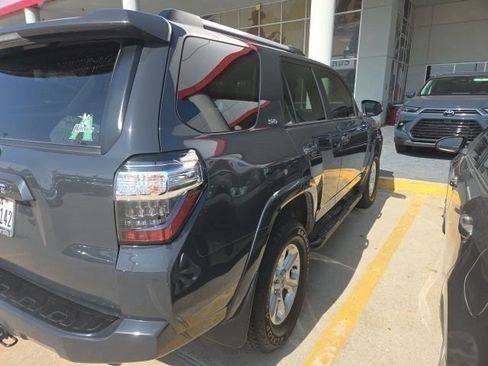 Used 2024 Toyota 4Runner SR5 Premium w/ Moonroof Package RWD image 8