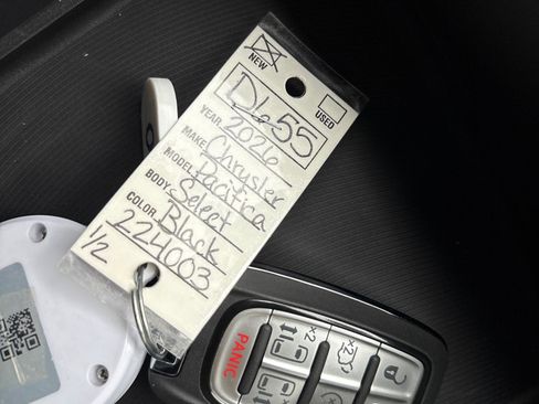 New 2026 Chrysler Pacifica Select image 23