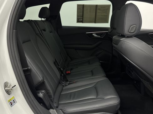 Used 2025 Audi Q7 3.0T Premium Plus AWD/4WD image 39