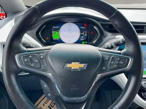 Used 2017 Chevrolet Bolt LT FWD image 10