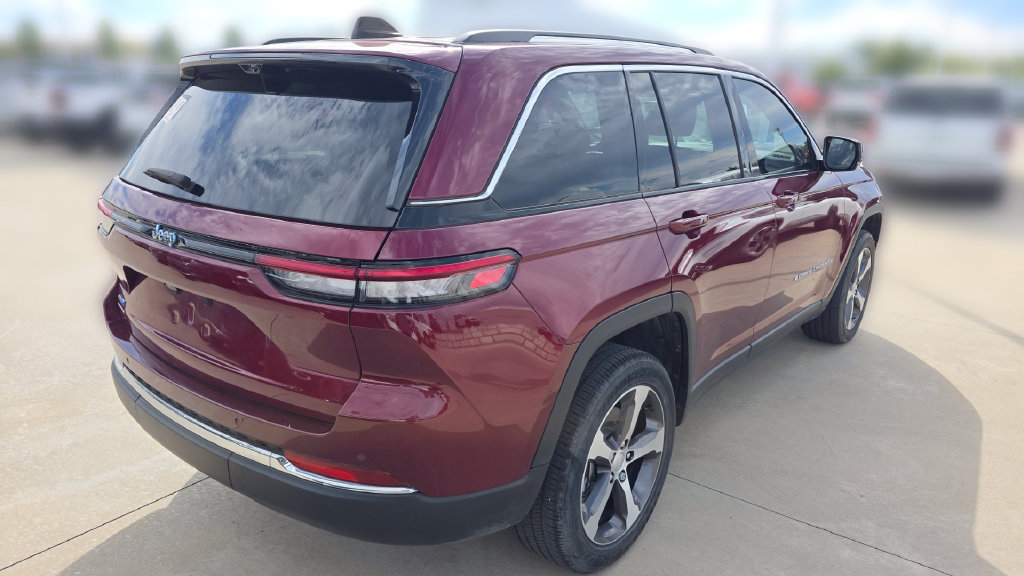 Used 2023 Jeep Grand Cherokee 4WD 4xe w/ Luxury Tech Group II image 5