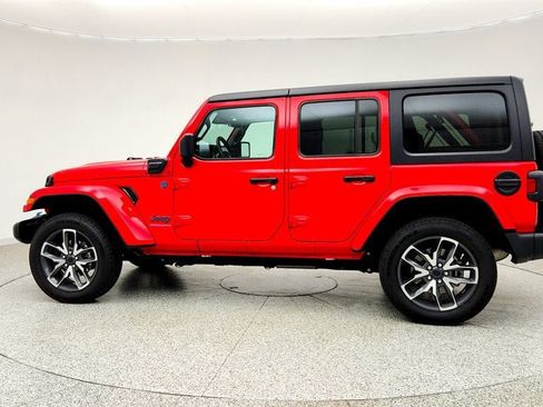 Used 2024 Jeep Wrangler Unlimited w/ Convenience Group AWD/4WD image 8