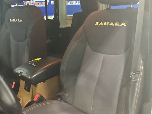 Used 2014 Jeep Wrangler Unlimited Sahara w/ Connectivity Group image 11