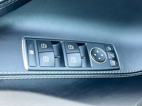 Used 2020 Tesla Model S Long Range Plus image 17