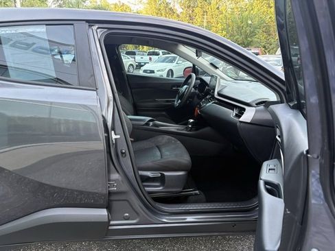 Used 2021 Toyota C-HR LE image 32