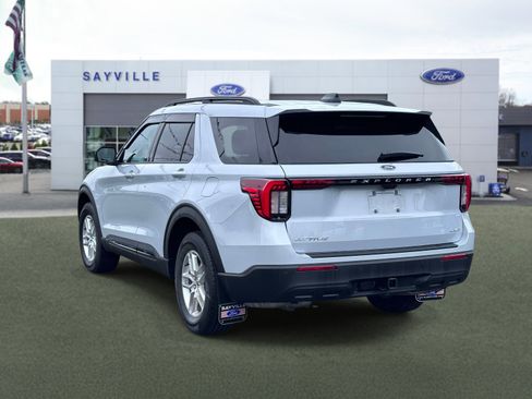 Used 2026 Ford Explorer Active AWD/4WD image 4