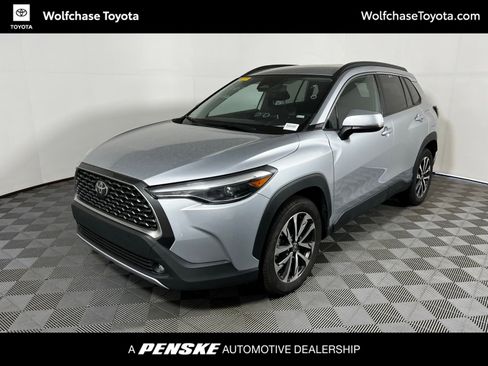 Used 2024 Toyota Corolla Cross XLE FWD image 1