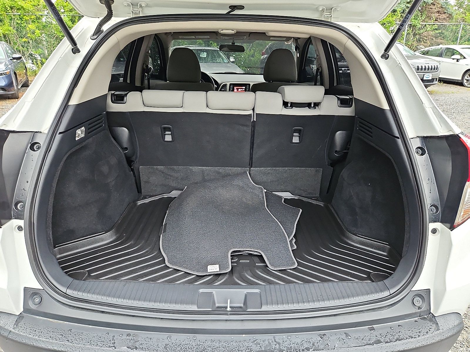 Used 2022 Honda HR-V LX image 23
