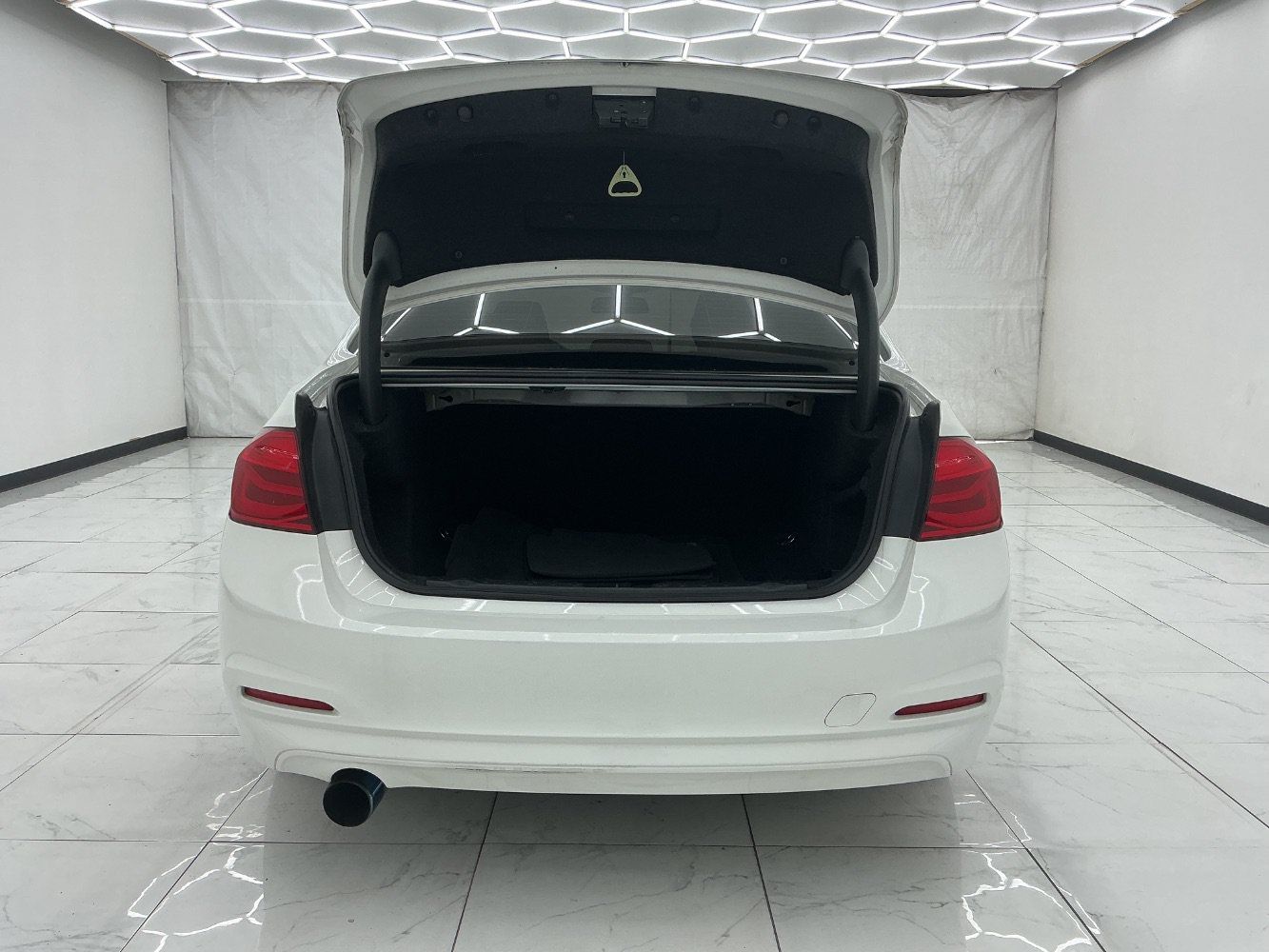 Used 2018 BMW 320i Sedan RWD image 42