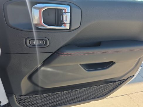 New 2025 Jeep Wrangler Unlimited Rubicon w/ Steel Bumper Group image 22