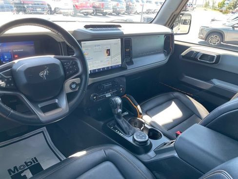 Used 2023 Ford Bronco Badlands w/ Sasquatch Package AWD/4WD image 22