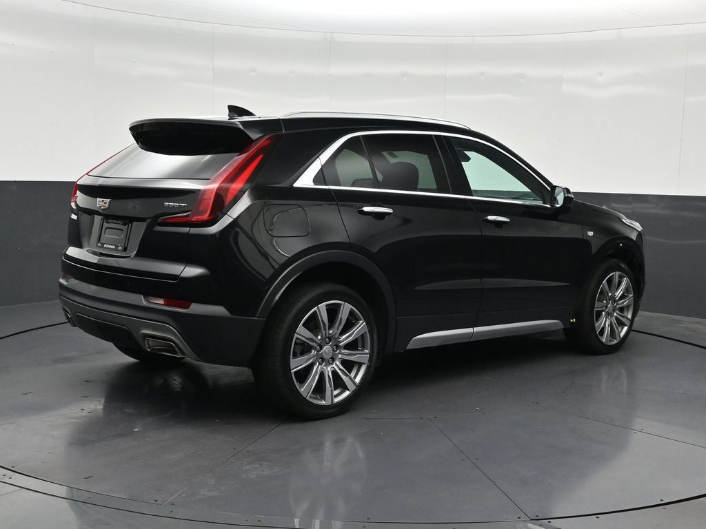 Used 2023 Cadillac XT4 Premium Luxury w/ Driver Assist Package FWD image 5