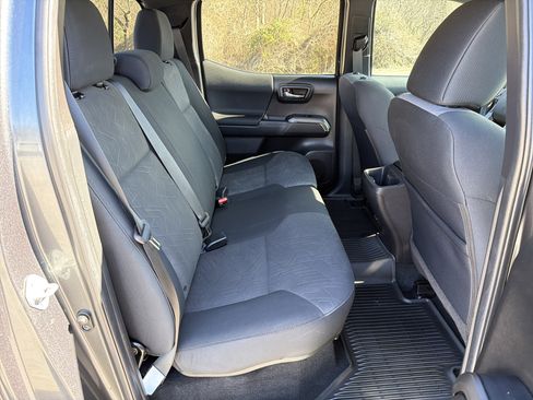 Used 2023 Toyota Tacoma TRD Sport image 17