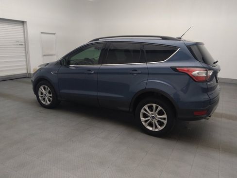 Used 2018 Ford Escape SE FWD image 3
