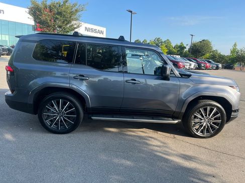 Used 2026 Lexus GX 550 w/ Accessory Package (2T) AWD/4WD image 7