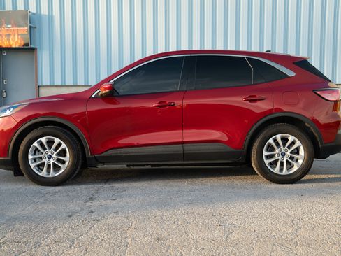 Used 2020 Ford Escape SE image 6