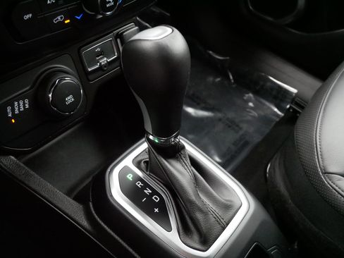 Used 2023 Jeep Renegade Limited AWD/4WD image 24