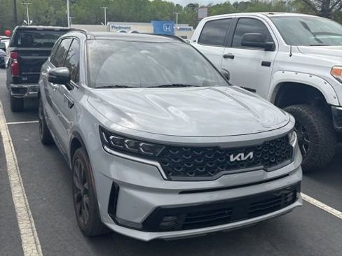 Used 2022 Kia Sorento SX image 2