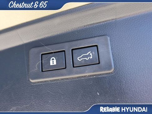 Used 2021 Subaru Outback Premium image 17