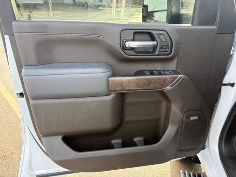 Used 2022 GMC Sierra 2500 Denali w/ Denali Ultimate Package image 3