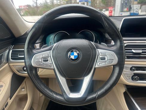 Used 2016 BMW 750i xDrive image 27