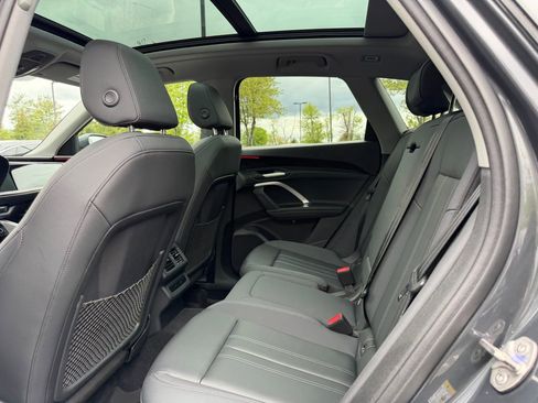 Used 2025 Audi Q5 Premium w/ Convenience Package AWD/4WD image 26