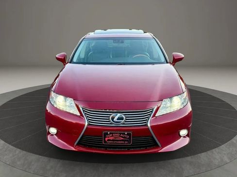Used 2015 Lexus ES 300h image 2