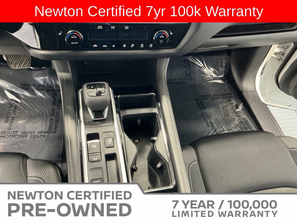 Used 2024 Nissan Pathfinder SV FWD image 12