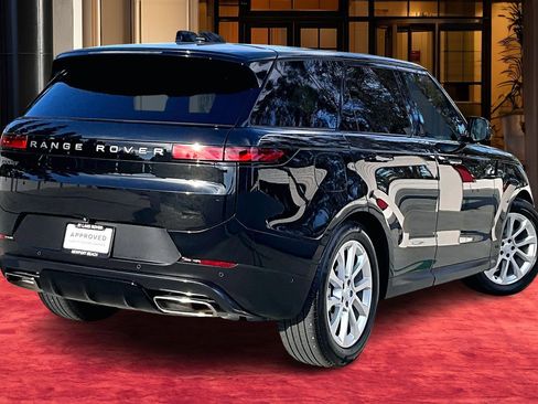 Used 2025 Land Rover Range Rover Sport image 12