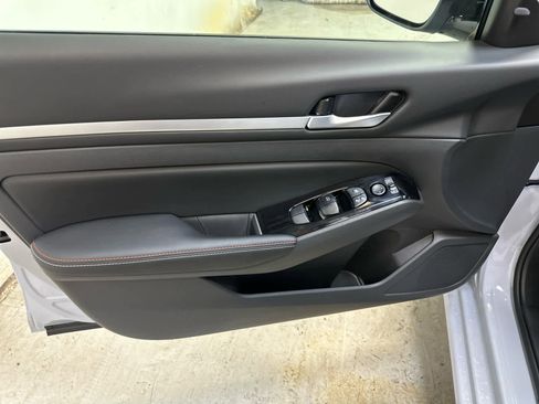 New 2025 Nissan Altima 2.5 SR w/ SR Premium Package image 19