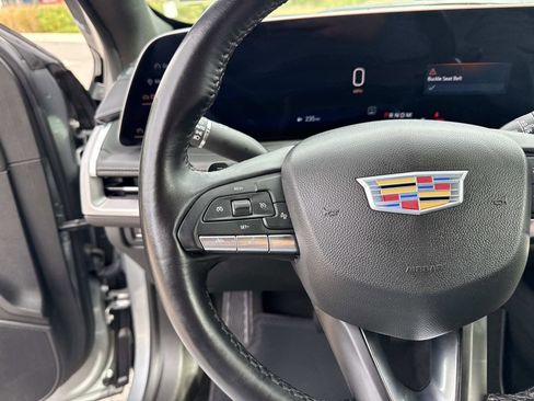 Used 2025 Cadillac XT4 Premium Luxury image 29