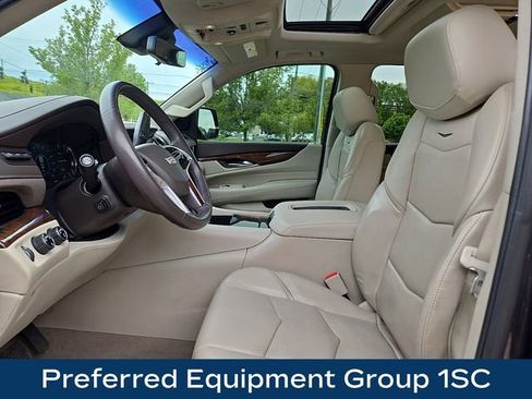 Used 2017 Cadillac Escalade Premium Luxury AWD/4WD image 2